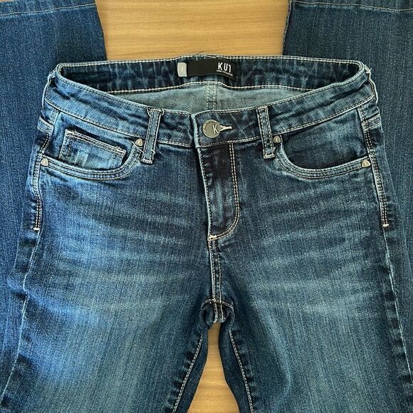 Kut from the cloth jeans.  Boot cut. Size 2.  Excellent condition. - Picture 1 of 7